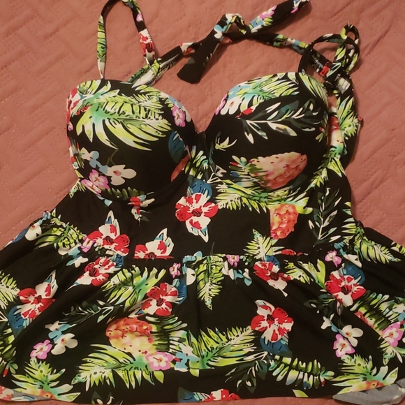 Plus size tankini - Picture 4 of 7